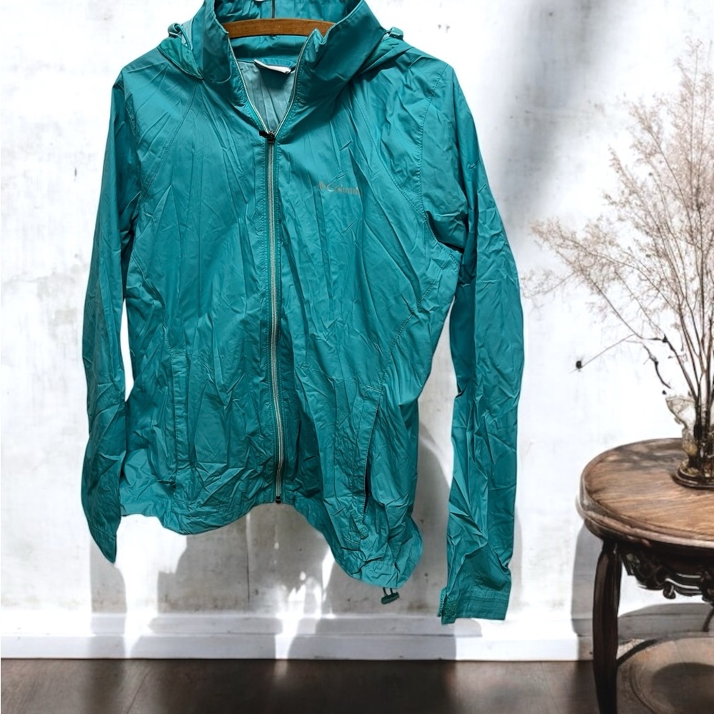 Columbia Blue Utility Jacket with Hood and Water-Resistant Finish